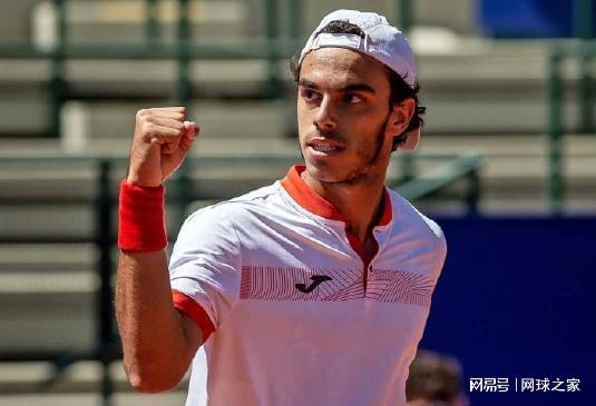 一个更加生 一个更加生