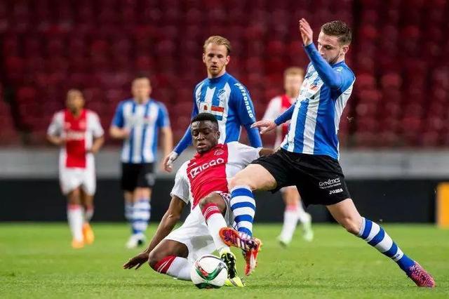 育事业向更 育事业向更